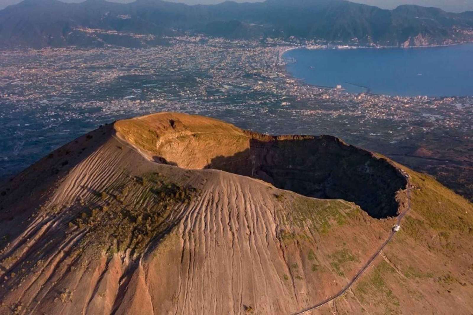 Napels: retour + toegangsticket voor het Vesuvio-park