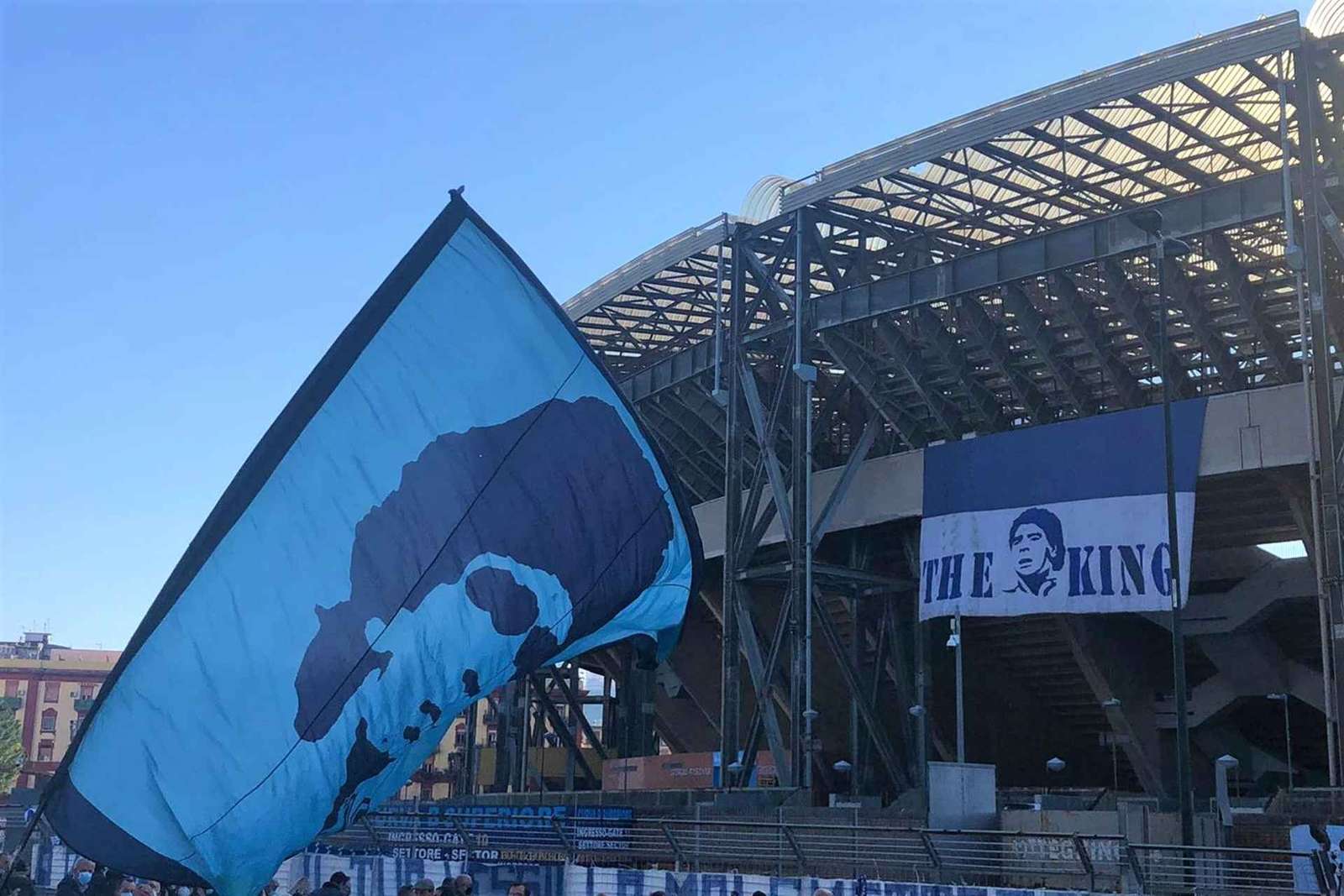 Naples : Stade Maradona : visite guidée à pied de l'extérieur