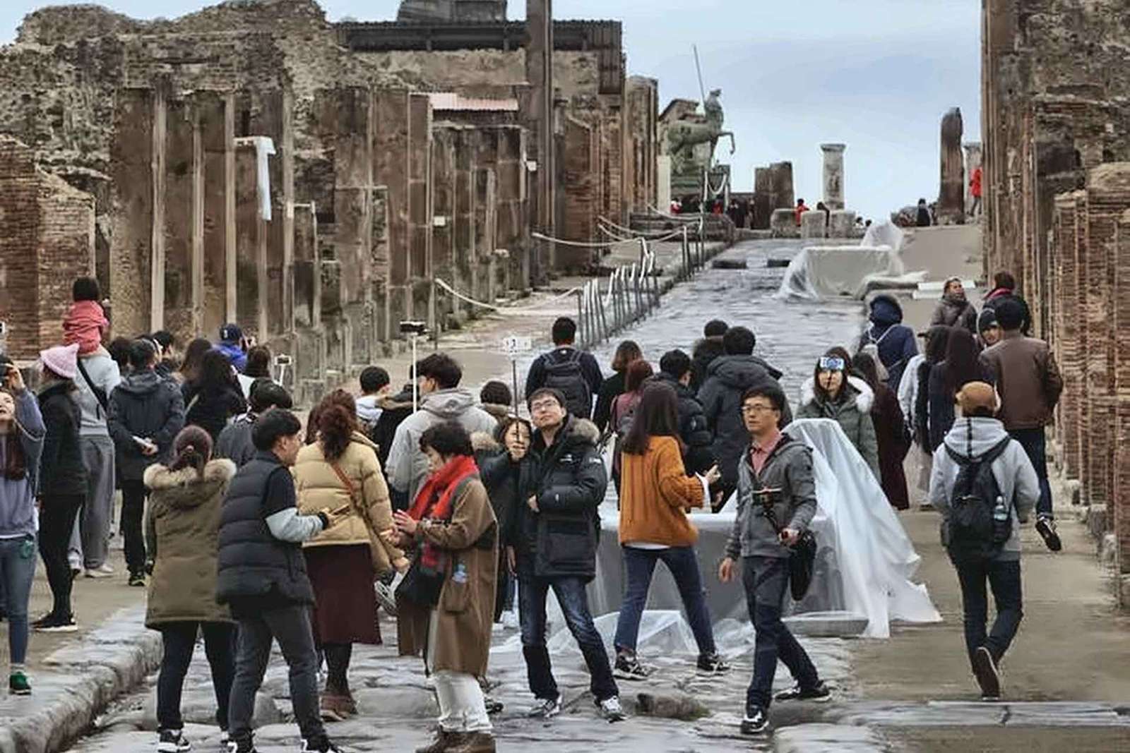From Naples: Pompeii and Vesuvius with Pizza-Making Class