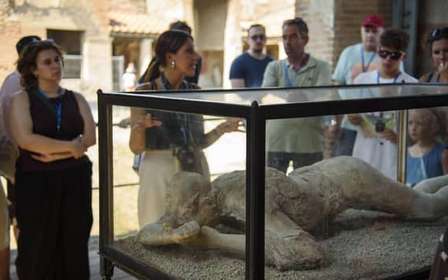 Pompeii Guided Tour with Transport from Naples and Forum