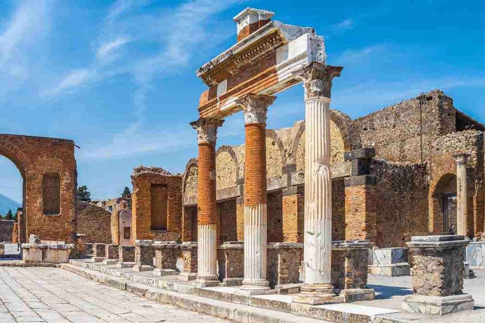 Depuis Naples : visite des fouilles de Pompéi et du Vésuve avec guide et billet coupe-file