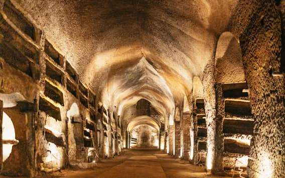Catacombs of San Gennaro Tour with Entry and Guide