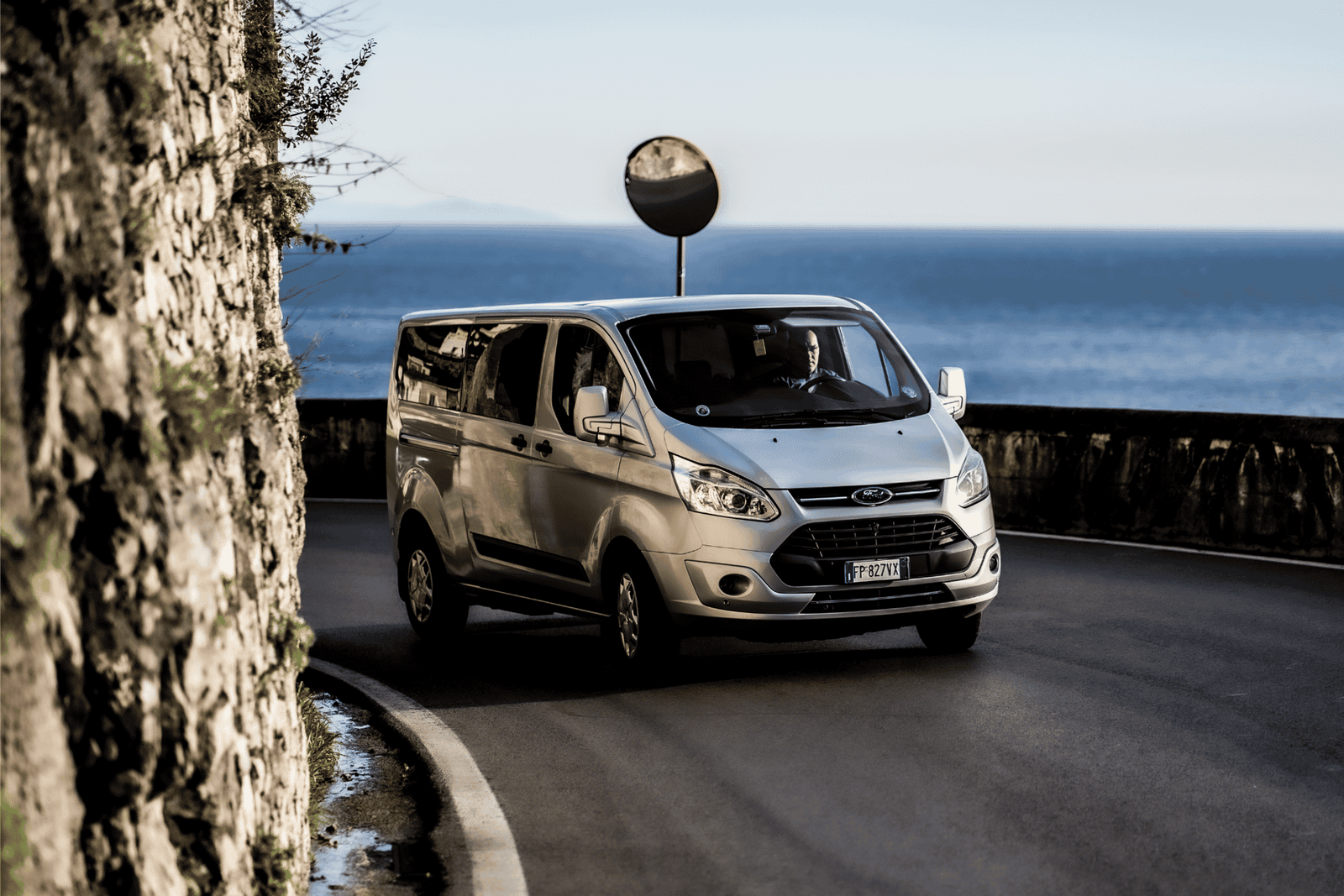 Naples: Shared Shuttle Transfer to Positano