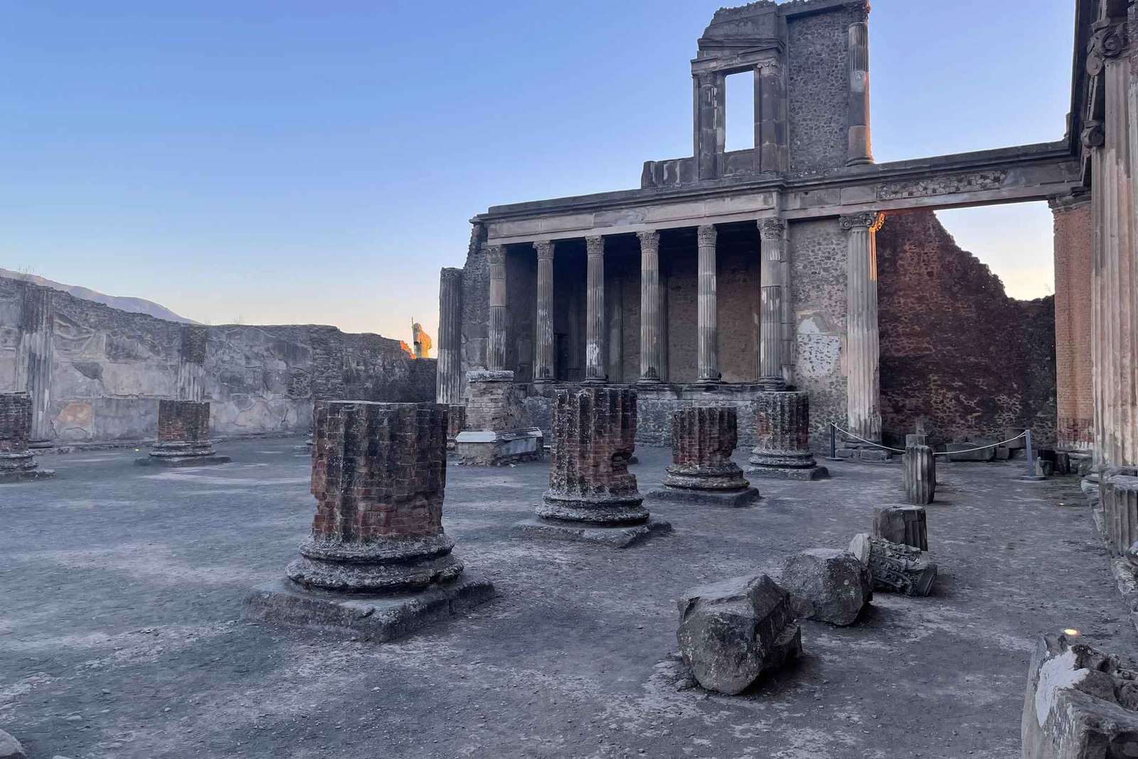 From Positano: Pompeii Ruins Small Group Guided Tour