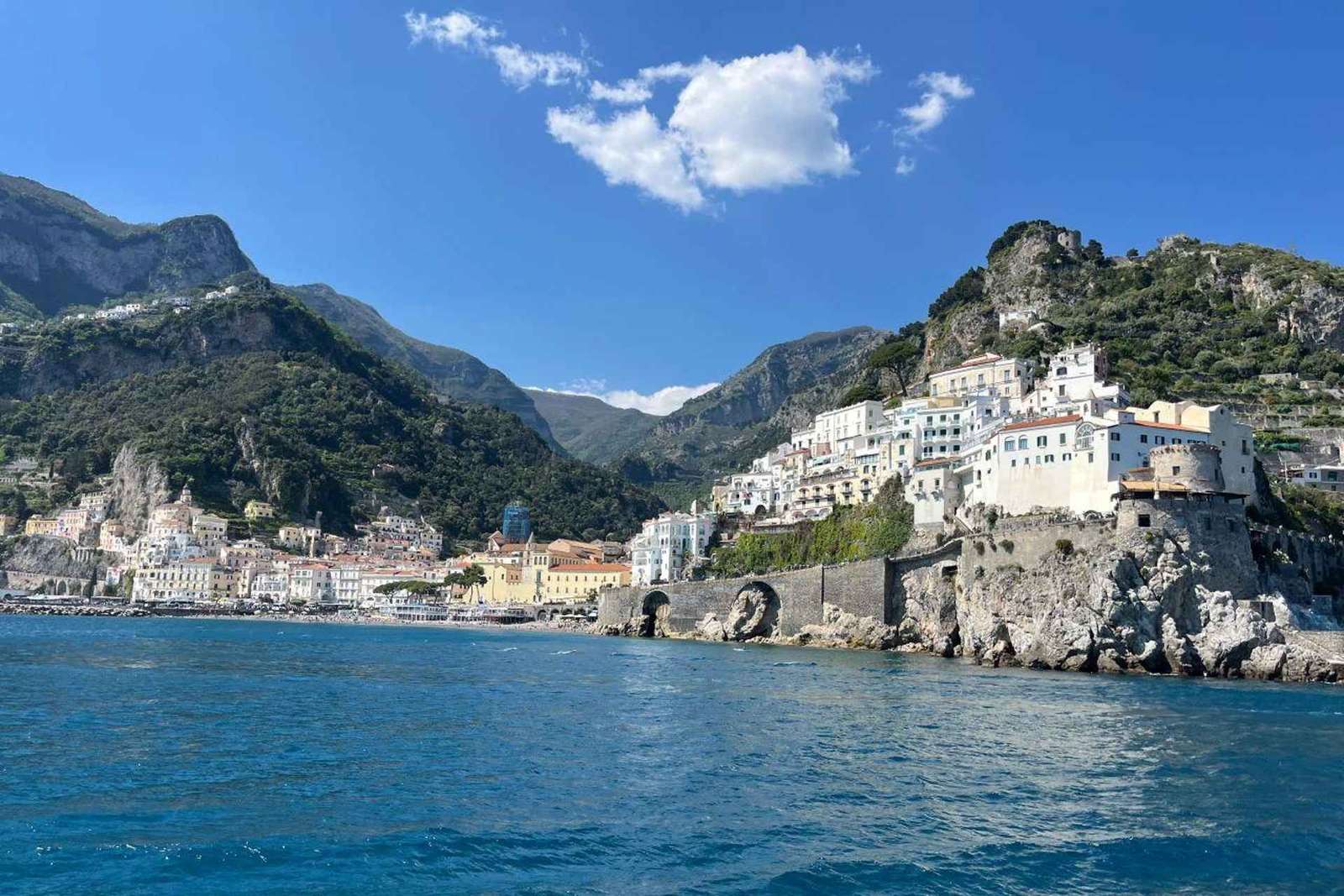 De kust van Amalfi vanaf zee: dagtrip vanuit Napels
