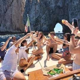 Plavba kolem Capri pro malé skupiny s ochutnávkou limoncella