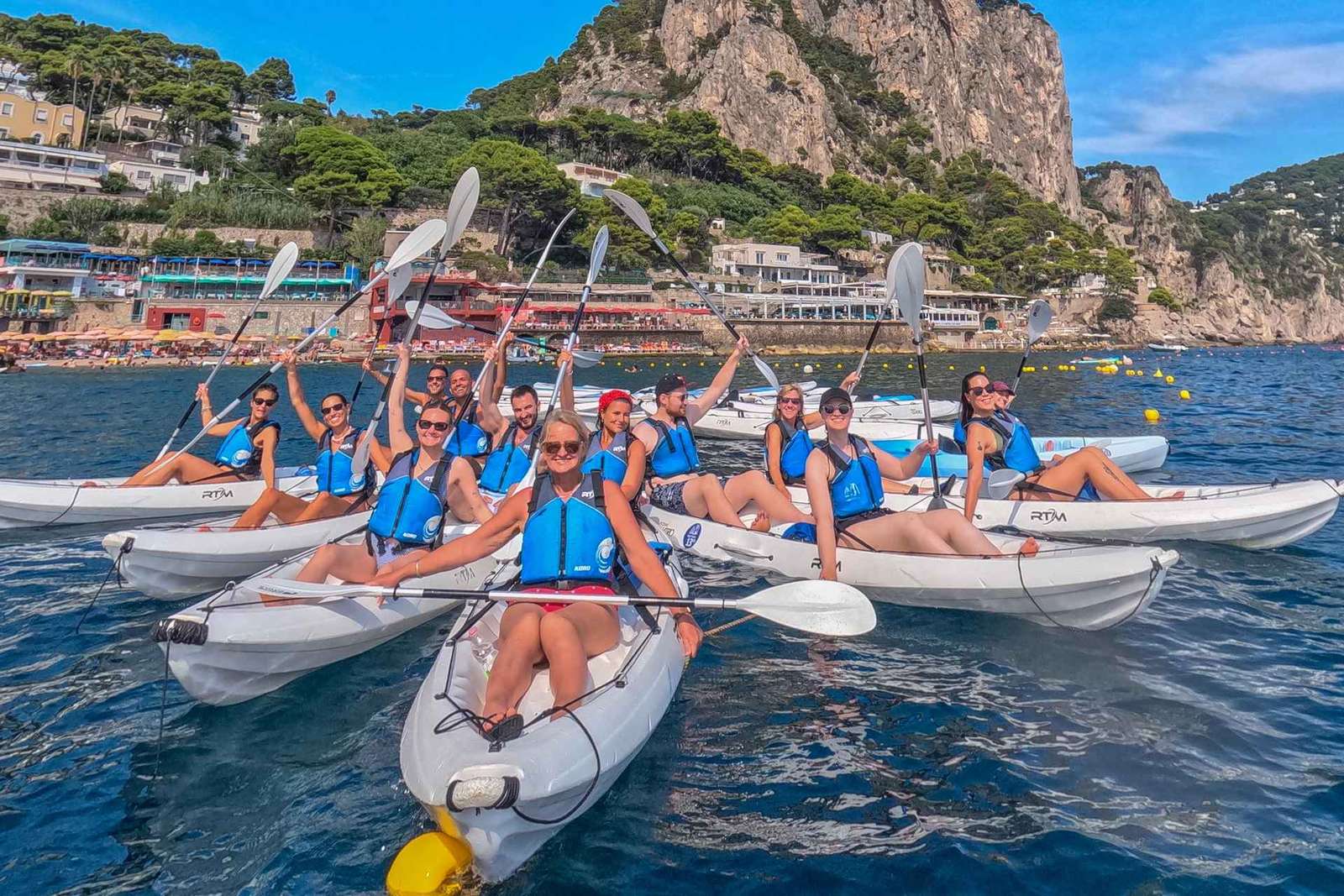 Capri: Prohlídka jeskyní a pláží na kajaku