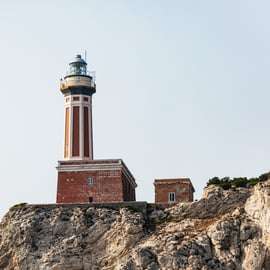 Boottocht rond Capri langs grotten en Faraglioni