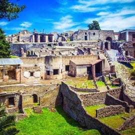 Výlet do Pompejí z výletní lodi s archeologem a autobusem