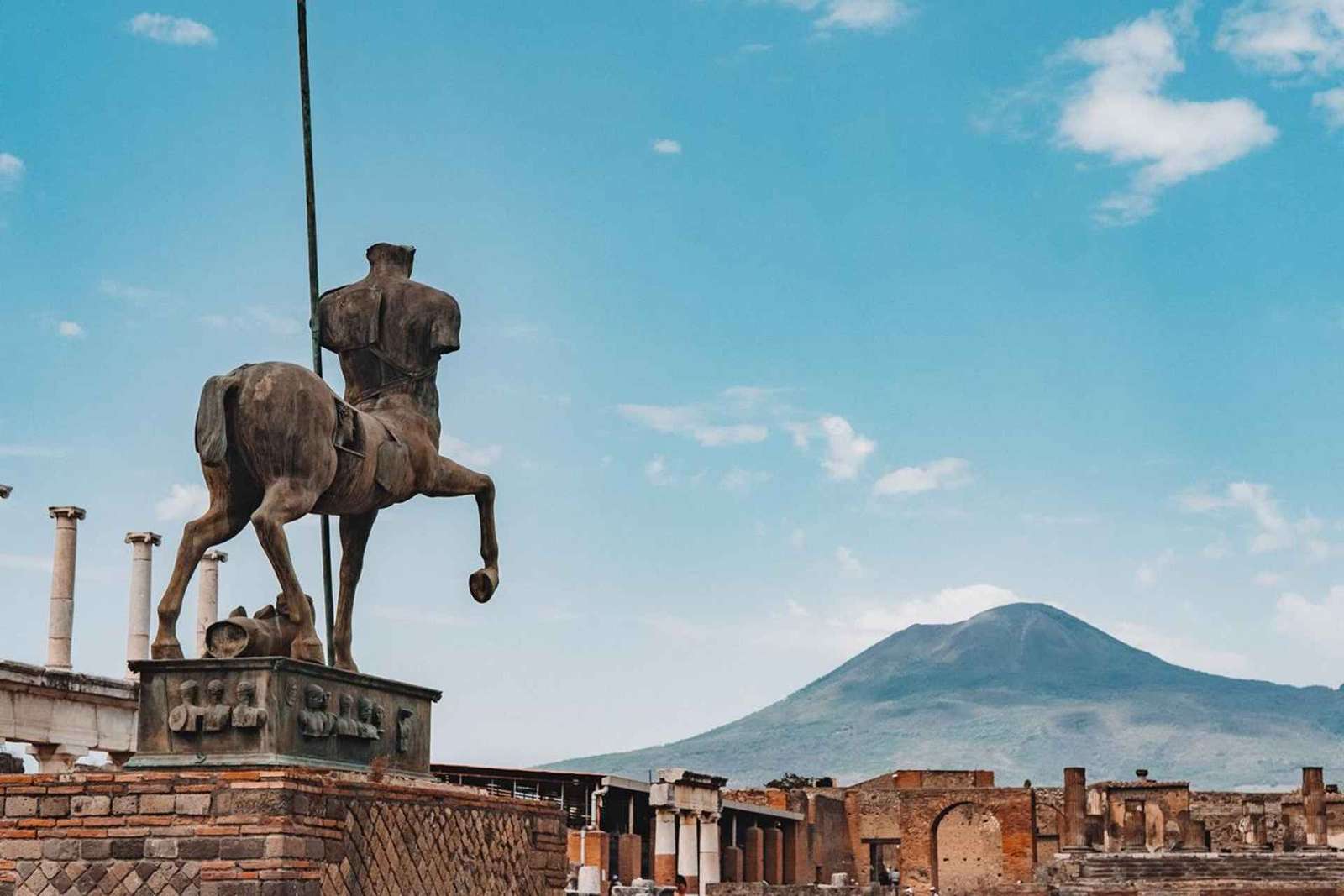 Z portu w Neapolu: Wycieczka z biletami na Wezuwiusz i Pompeje