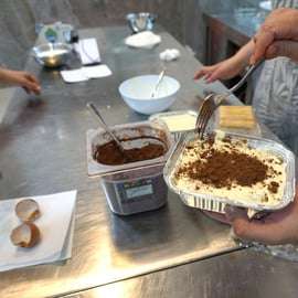 Kurz vaření pizzy a tiramisu v Neapoli s pečením v peci