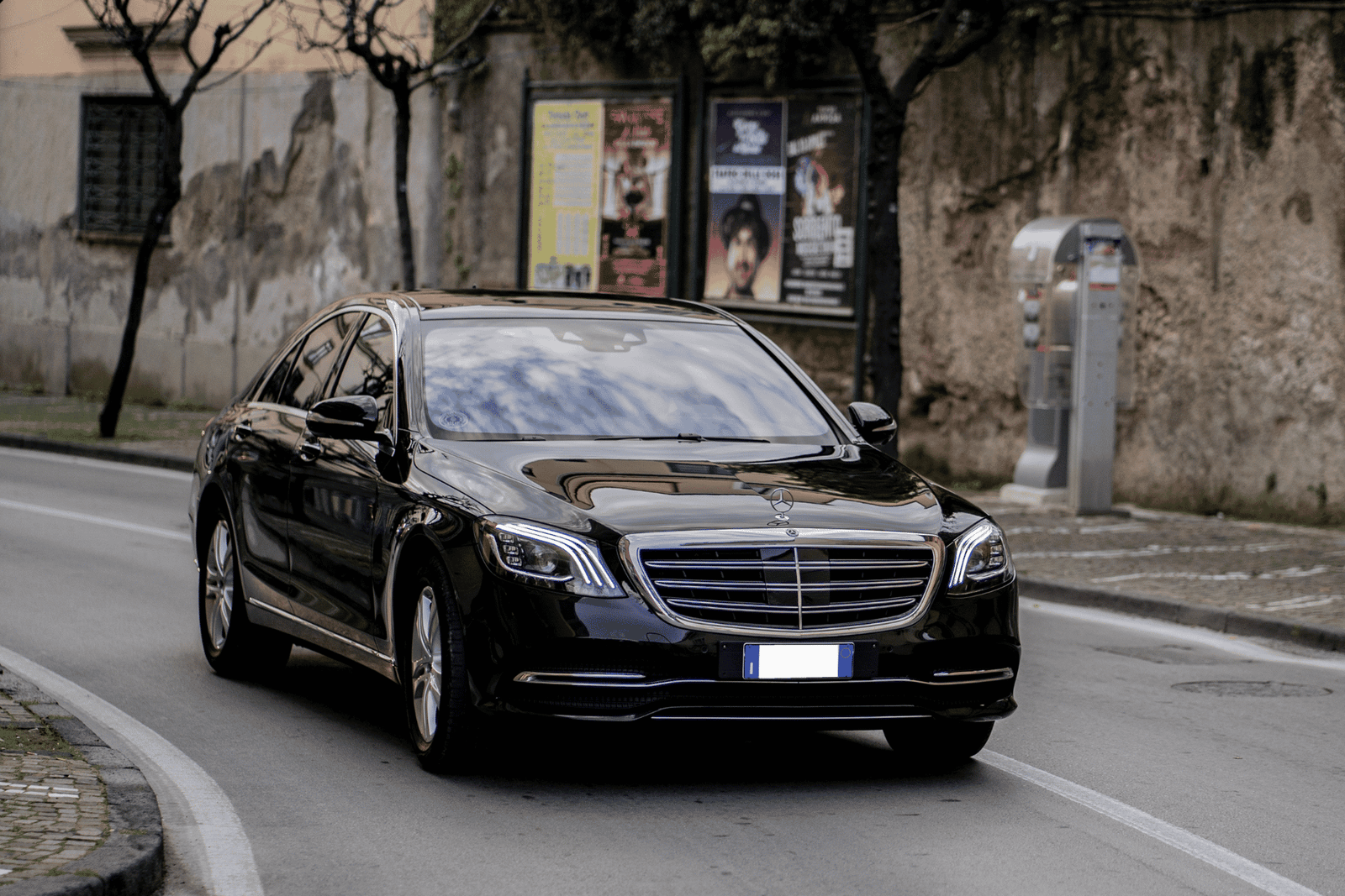 Naples: Shuttle shared transfer to Praiano