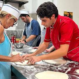Neapolitan Pizza Making Class with Tiramisù in Naples