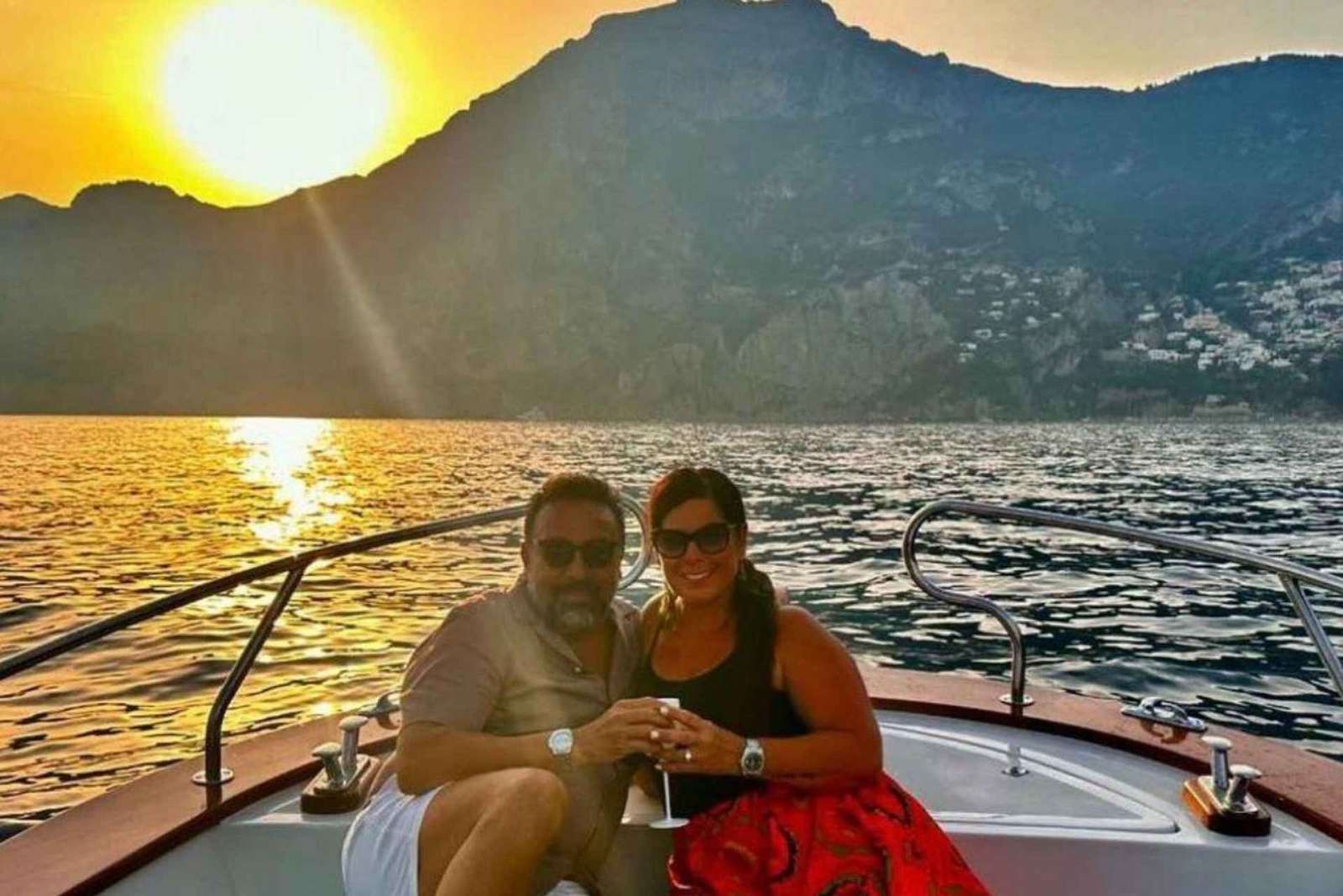 Amalfi: Amalfikusten och Positano Solnedgångskryssning med dryck