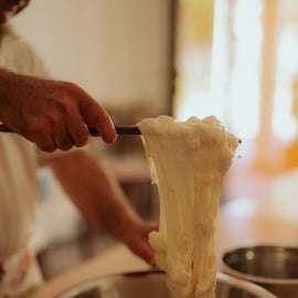 Amalfi: Aula de culinária com massas, mussarela e tiramisù