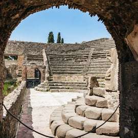 Výlet do Pompejí z výletní lodi s archeologem a autobusem