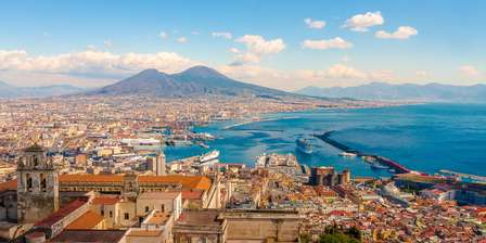 Best streets for shopping in Naples