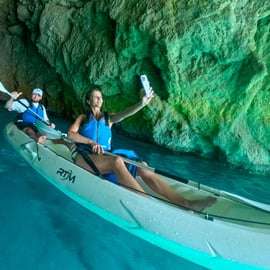 Capri: Prohlídka jeskyní a pláží na kajaku