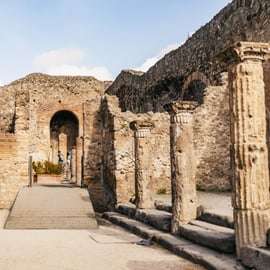 Pompeii Tour from Naples by Bus with Fast-Track Entry
