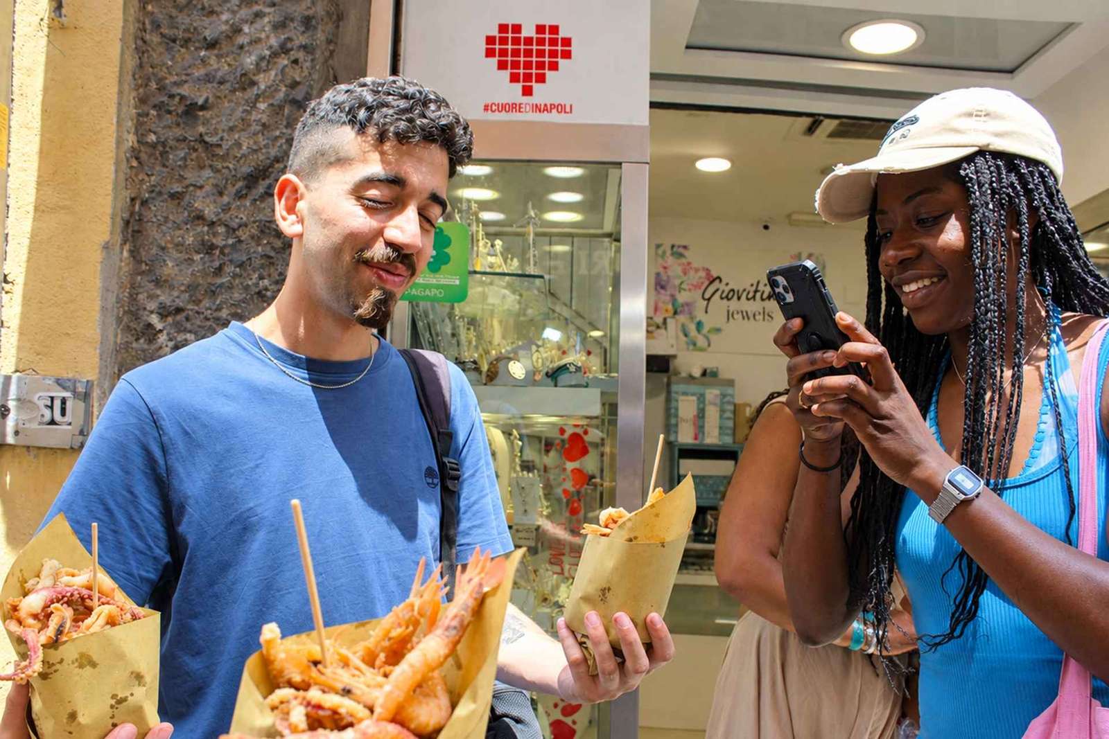 Nápoles: Excursão a pé histórica e com comida de rua