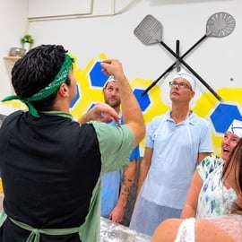 Neapolitan Pizza Making Class with Tiramisù in Naples