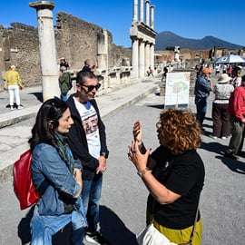 Pompeii Tour with Archaeologist and Skip-the-Line Entry