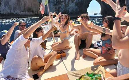 Capri Boat Tour for Small Groups with Limoncello and Cake