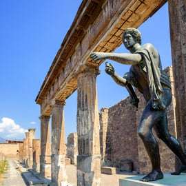 Napels: Pendelbus naar Pompeii
