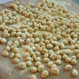 Cours de cuisine à Sorrente dans un jardin avec O'Masto