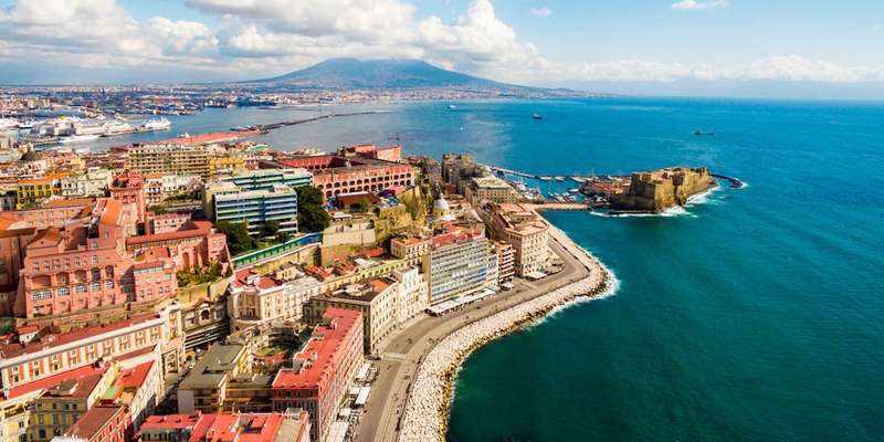 Accessible beaches near Naples