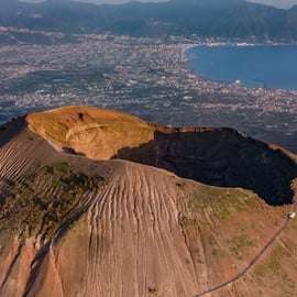 Napels: retour + toegangsticket voor het Vesuvio-park
