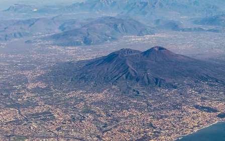 From Pompeii: Bus Transfer to Vesuvius with Park Entry Fee