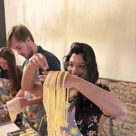 Nápoles: Aula de culinária de massa e tiramisu com vinho