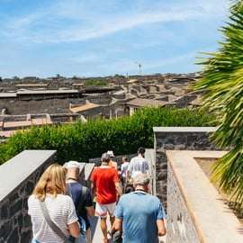 Pompeii and Vesuvius Day Trip with Pizza Lunch