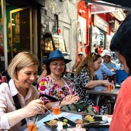 Nápoles: Excursão a pé histórica e com comida de rua